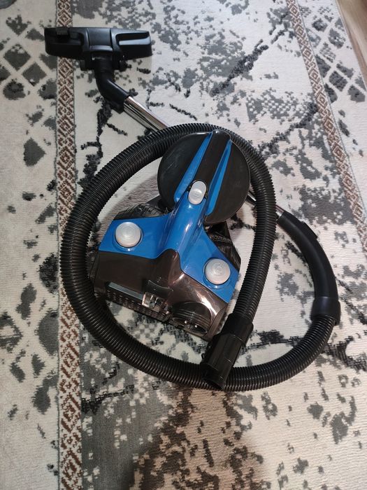 Пылесос Midea в отличном состоянии