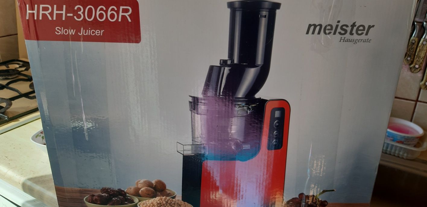 Slow juicer- Storcator de fructe si legume Meister