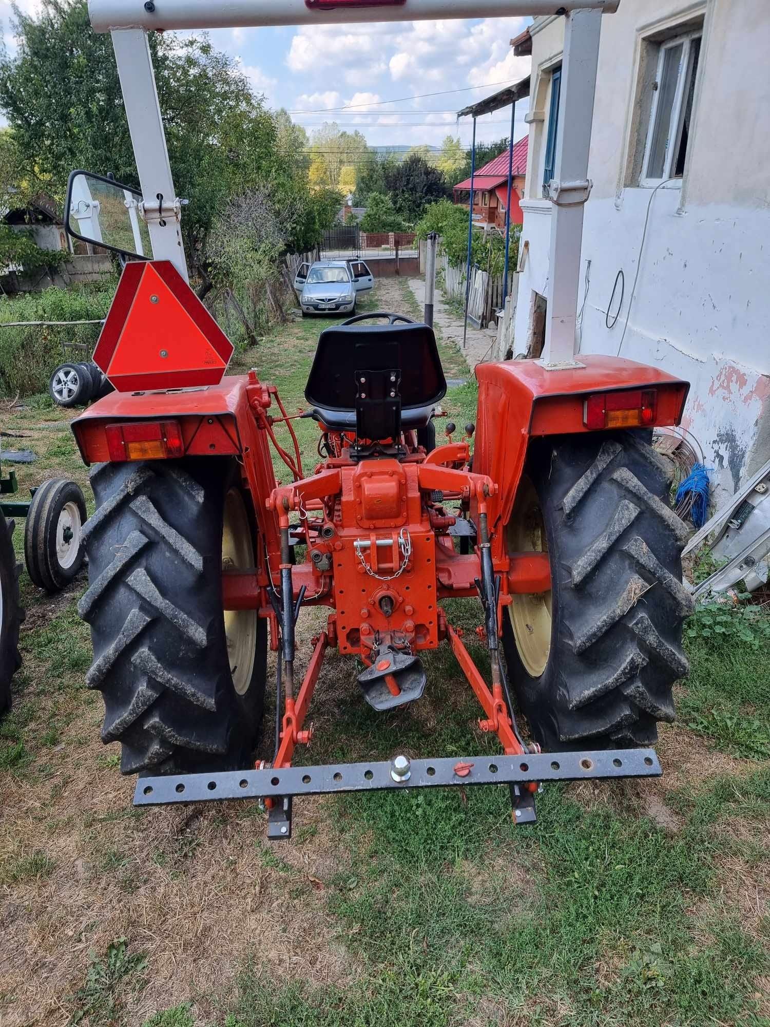 Vând tractor Renault 57