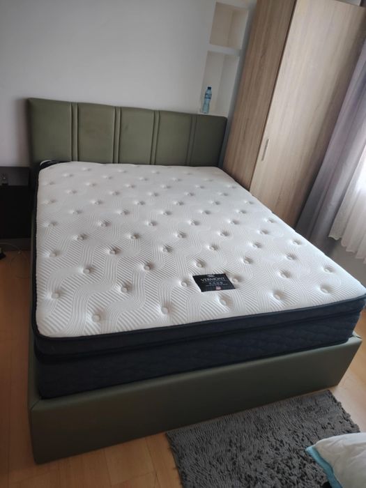 Спалня с матрак и подматрачна рамка