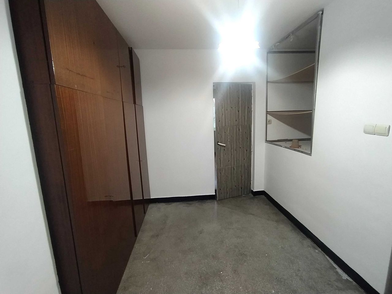 Продава се Двустаен апартамент в Стара Загора, Център - 76 кв.м за 856 €/кв.м - Снимка #7