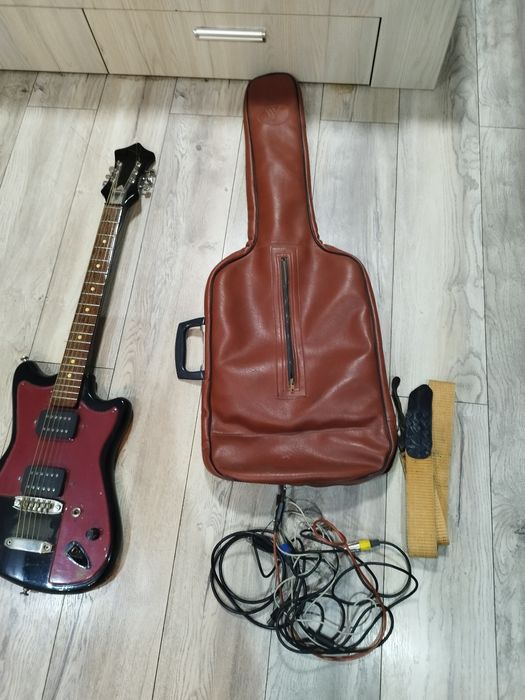 Продам гитару электрическую