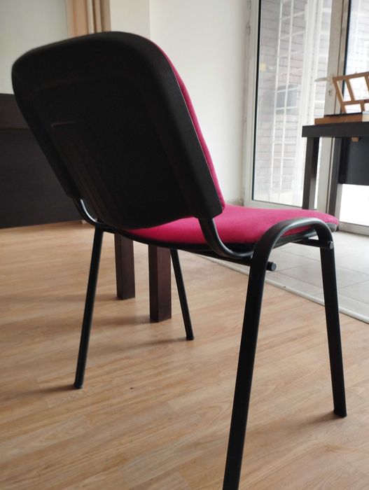 Продавам нови посетителски офис столове