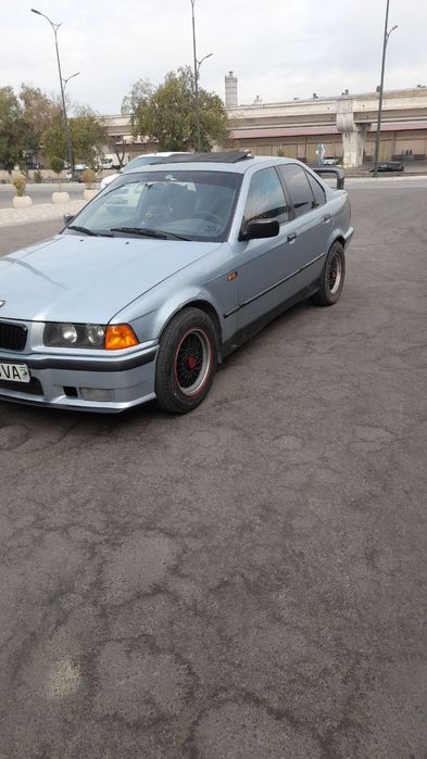 Bmw e36 m318 avtomobili