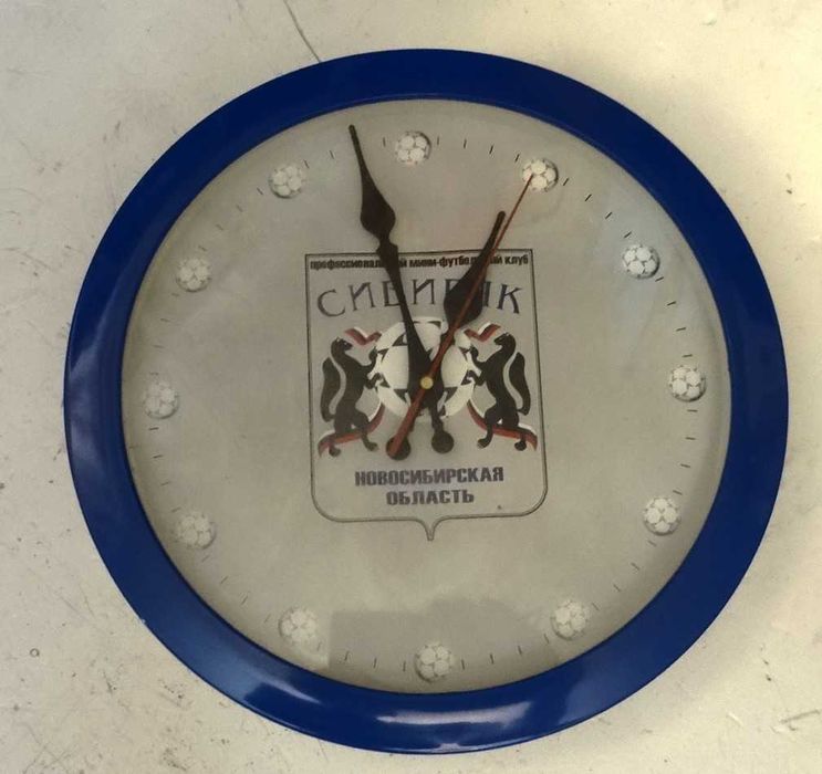 часы кварцевые разные