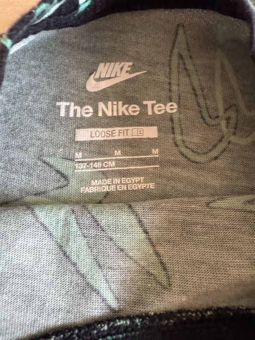 Тениска NIKE с щампа по цялата повърхност