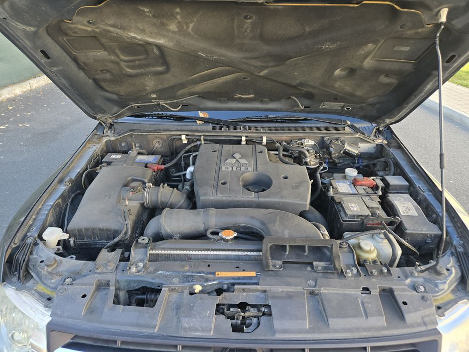 Mitsubishi Pajero 7 Locuri Automat Extra Full Stare Perfecta Unic Prop