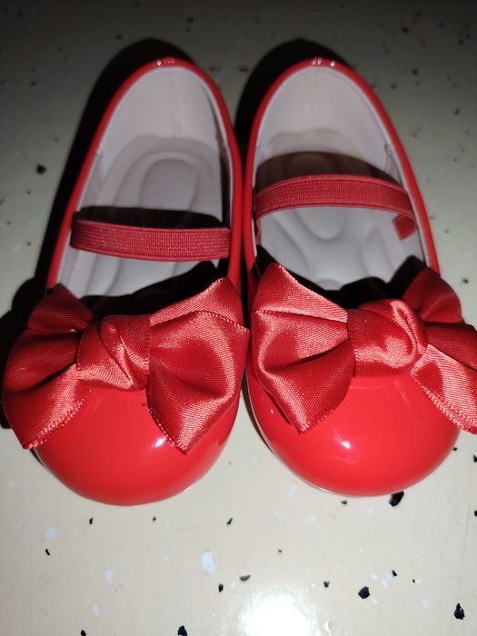 Pantofi roși Nr 26