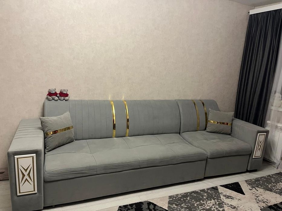 Срочно продам диван в хорошем состоянии