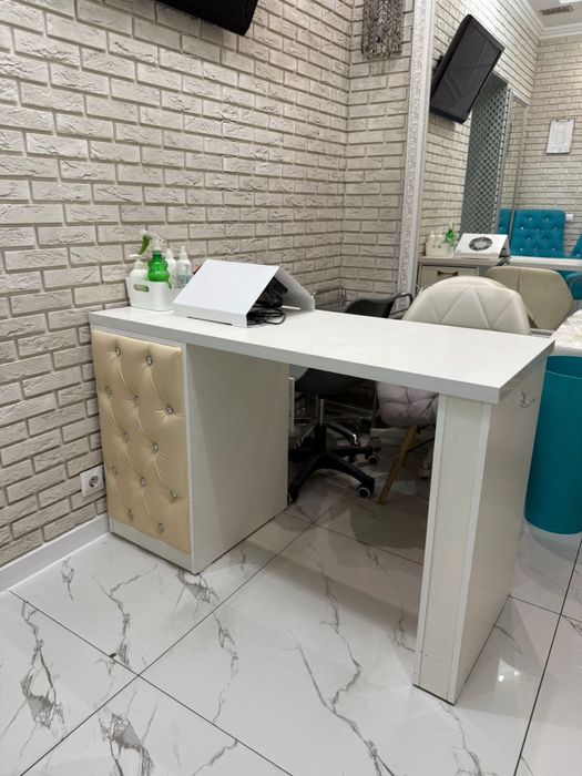 Продам столы срочно в отличном состоянии