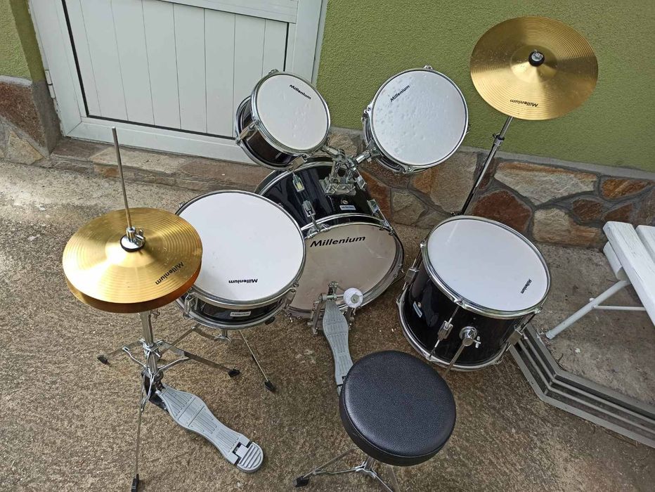 Продавам комплект детски барабани