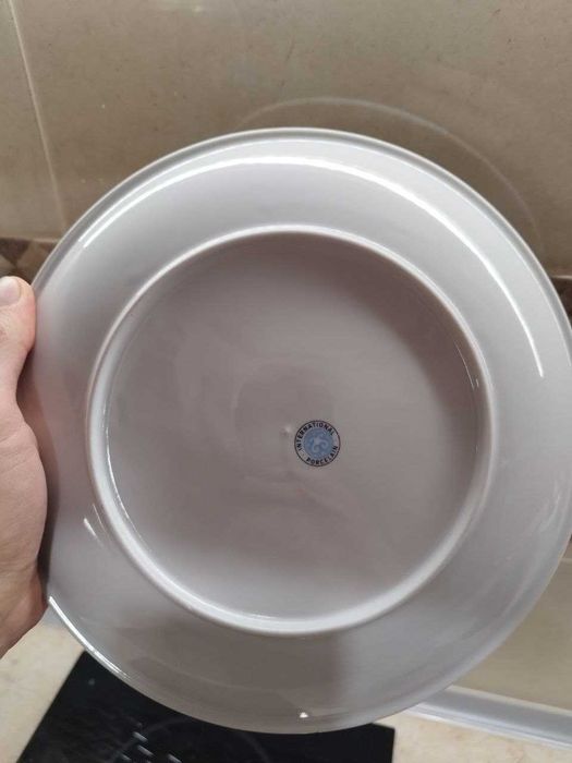 Порцеланови чинии - подарявам