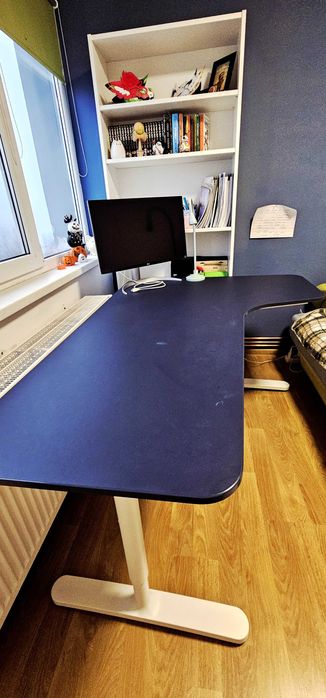 05 noiembrie 2025
Vand birou BEKANT IKEA albastru