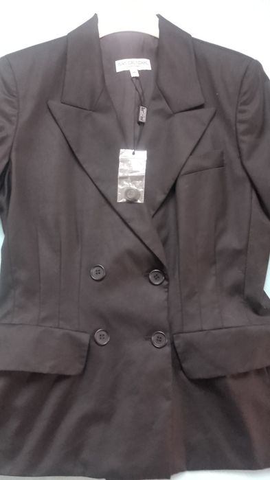 Дамско вталено сако