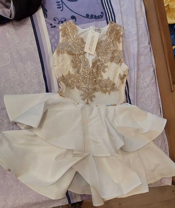 Официална рокля екрю