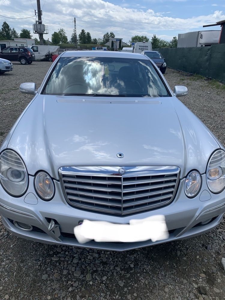 Dezmembrez mercedes E 320 din 2007