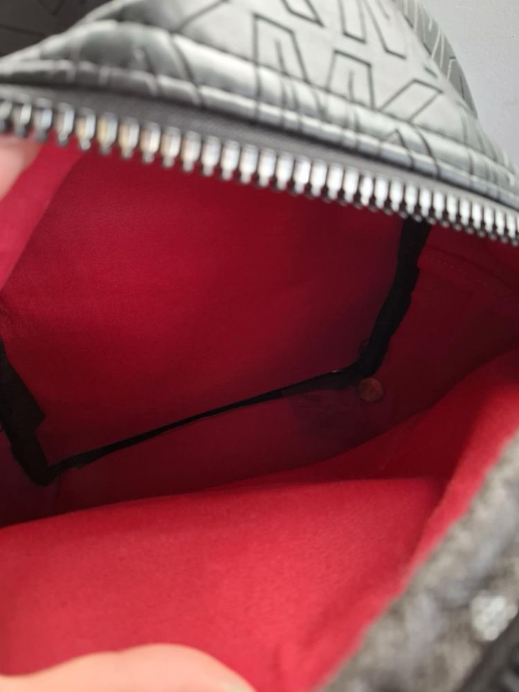 Продавам раница на Michael Kors