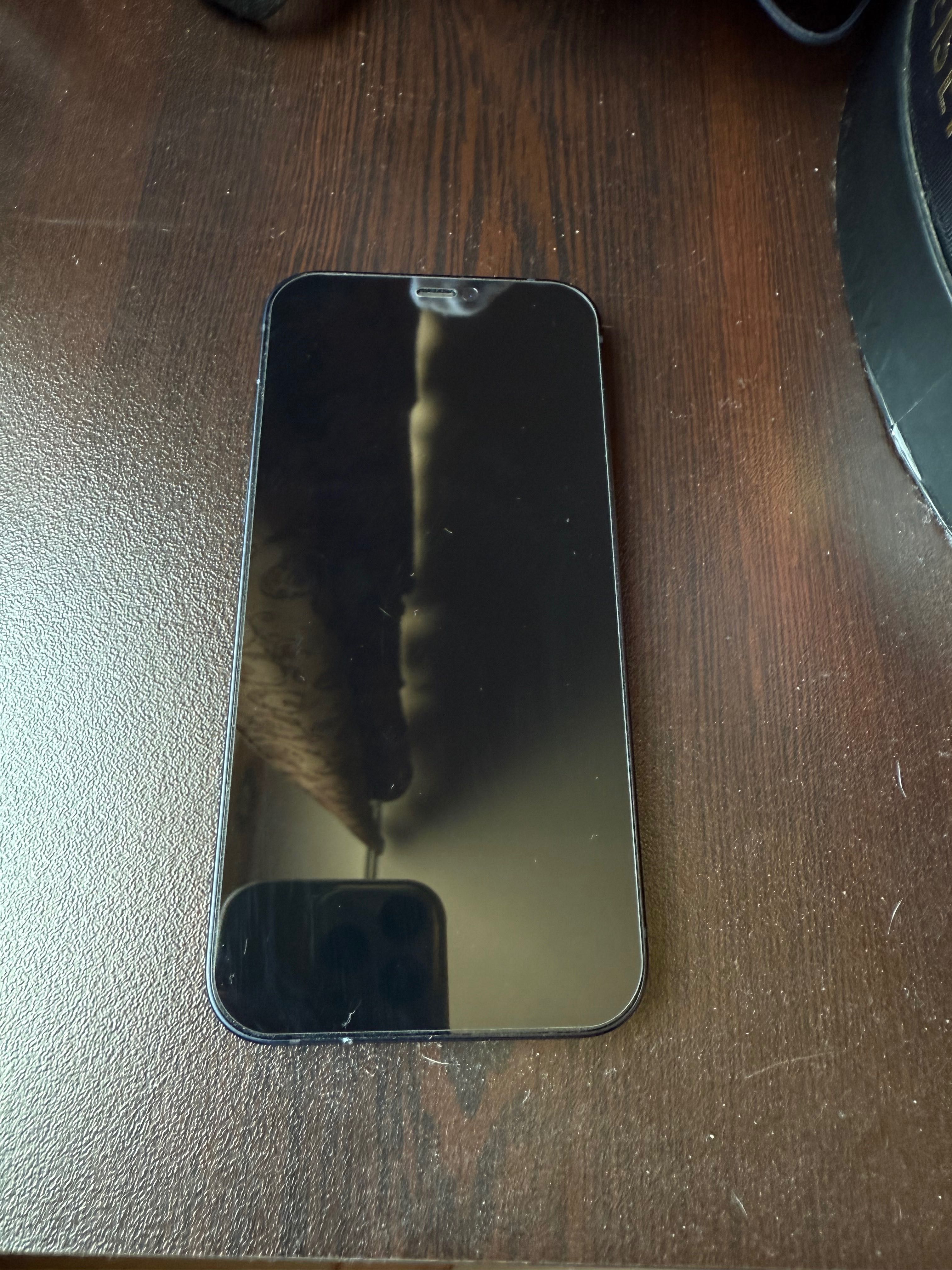 iPhone 12 (с гаранция)