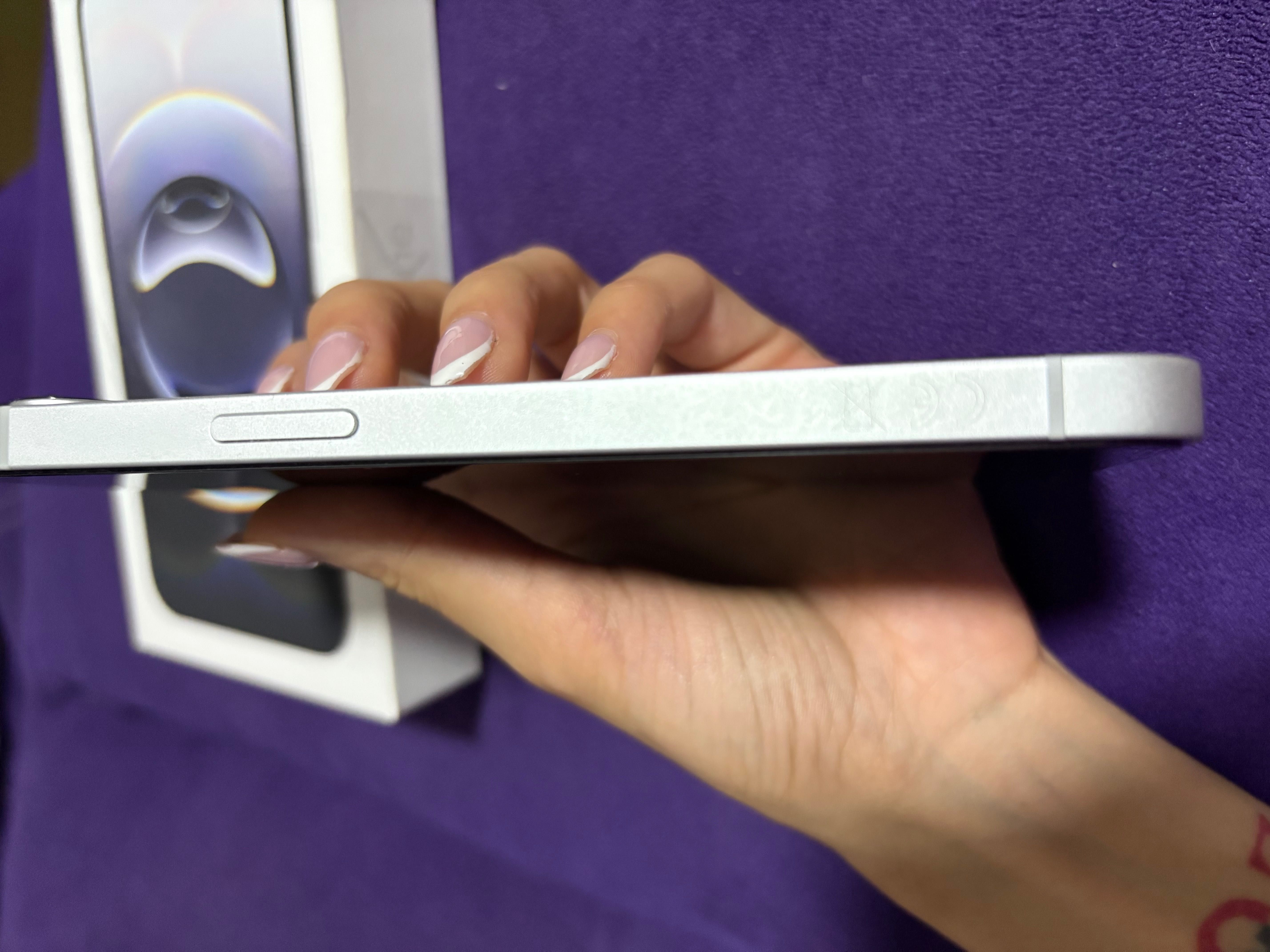 Iphone16e чисто нов с гаранция