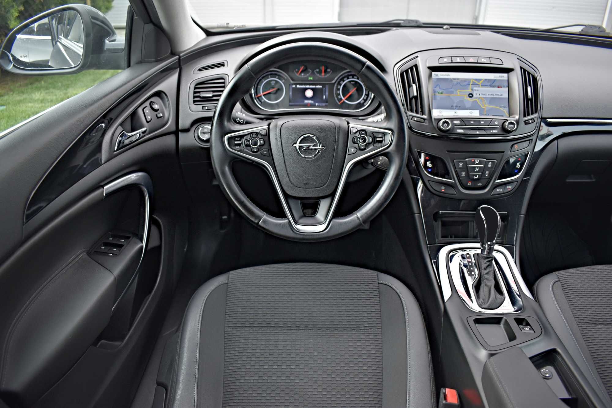 Opel Insignia~ Distronic~ 2016~Automata~ Bose ~Xenon~ Camera ~ 163CP