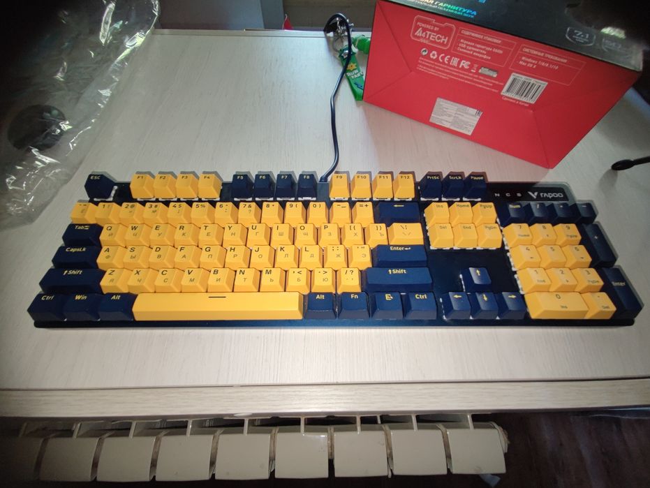 Продам игровую клавиатуру RAPOO V500PRO