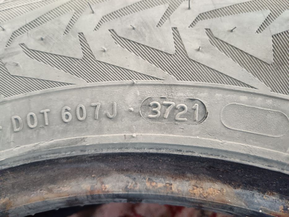 Зимния резина 185 65 r14 Nokian 4шт