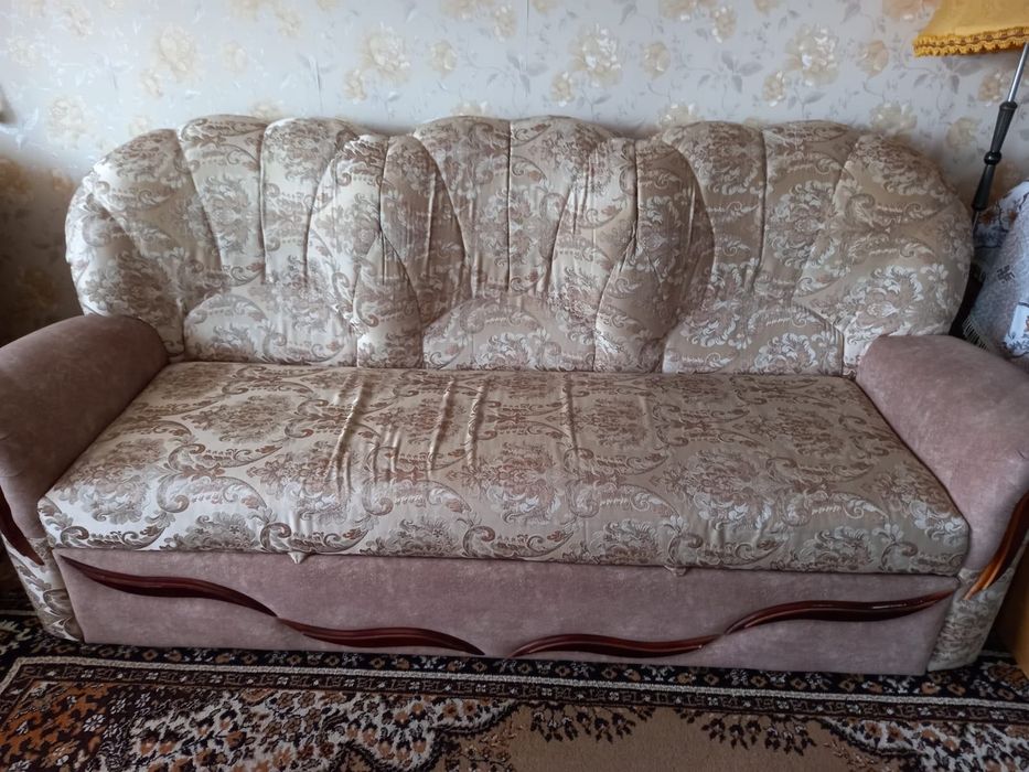 Продам диван и 2 кресла