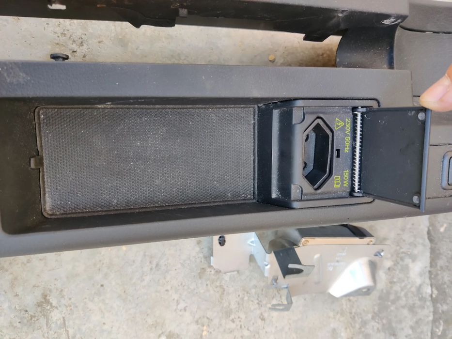 Consola centrala cu PRIZA 220V originala Seat Exeo Audi A4 B6 B7 3R0907155A
