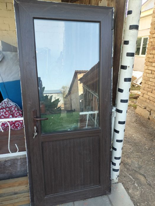 Пластик есік сатылады