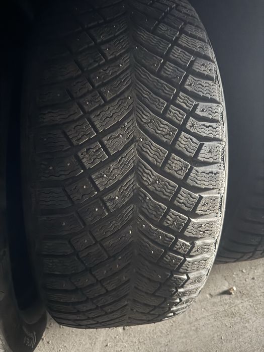 зимние шины Мишлен шипы 285/50 R20