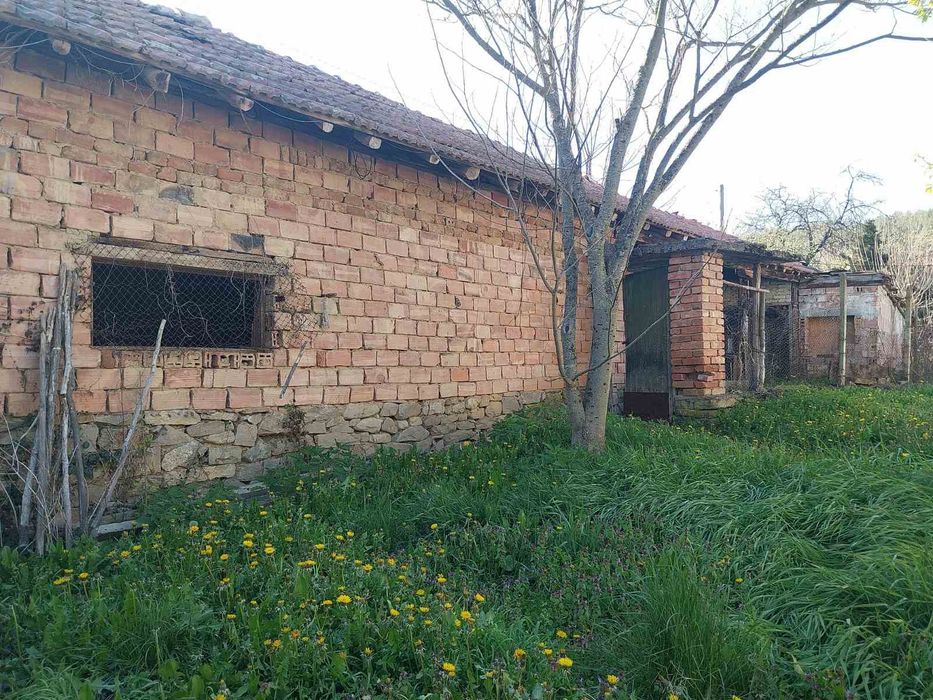 Продавам къща с.Янтра
