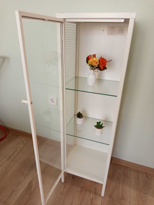 шкаф със стъклени врати серия BAGGEBO от ИКЕА / IKEA