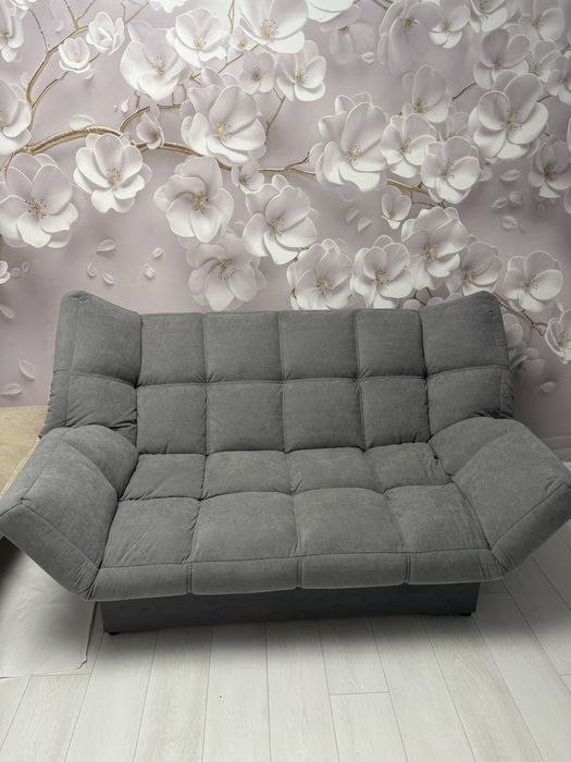 Срочно продам новый диван