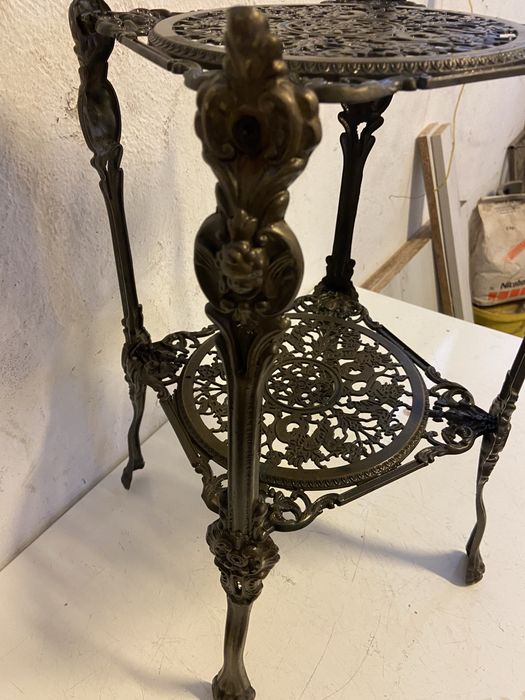 Поставка за цветя и камбана стари бронз