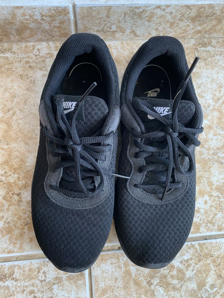 Маратонки Nike размер 40