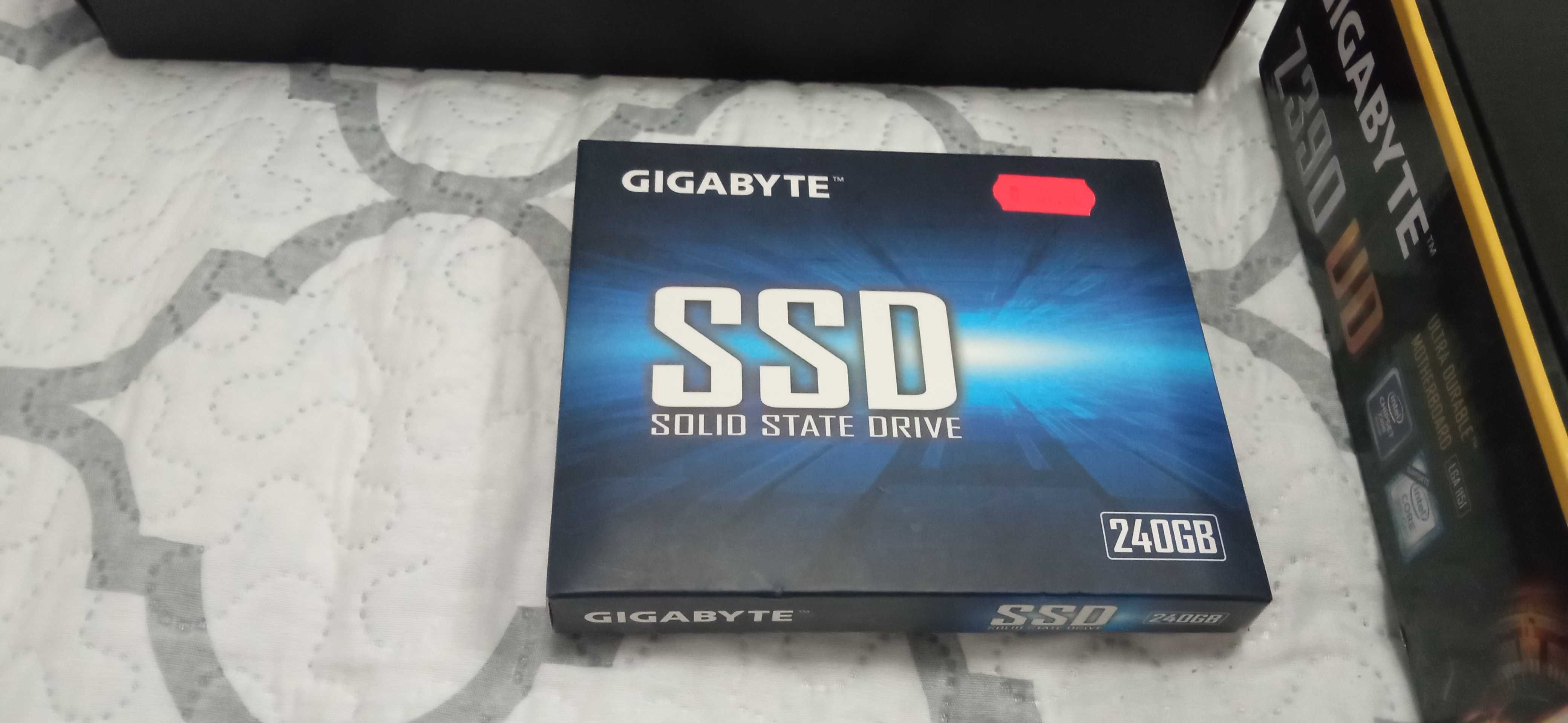 Комплект дъно GIGABYTE, процесор Intel Core i3-9100, RAM8GB, SSD240 MB