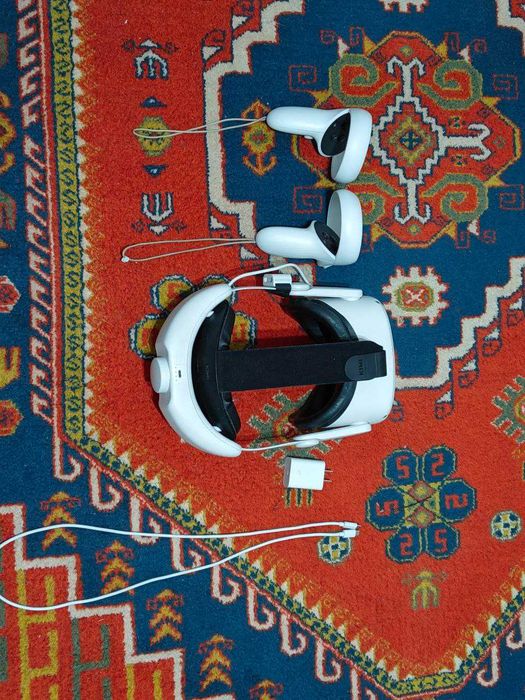 Очки виртуальной реальности Meta Quest 2 + доп аккумулятор б/у