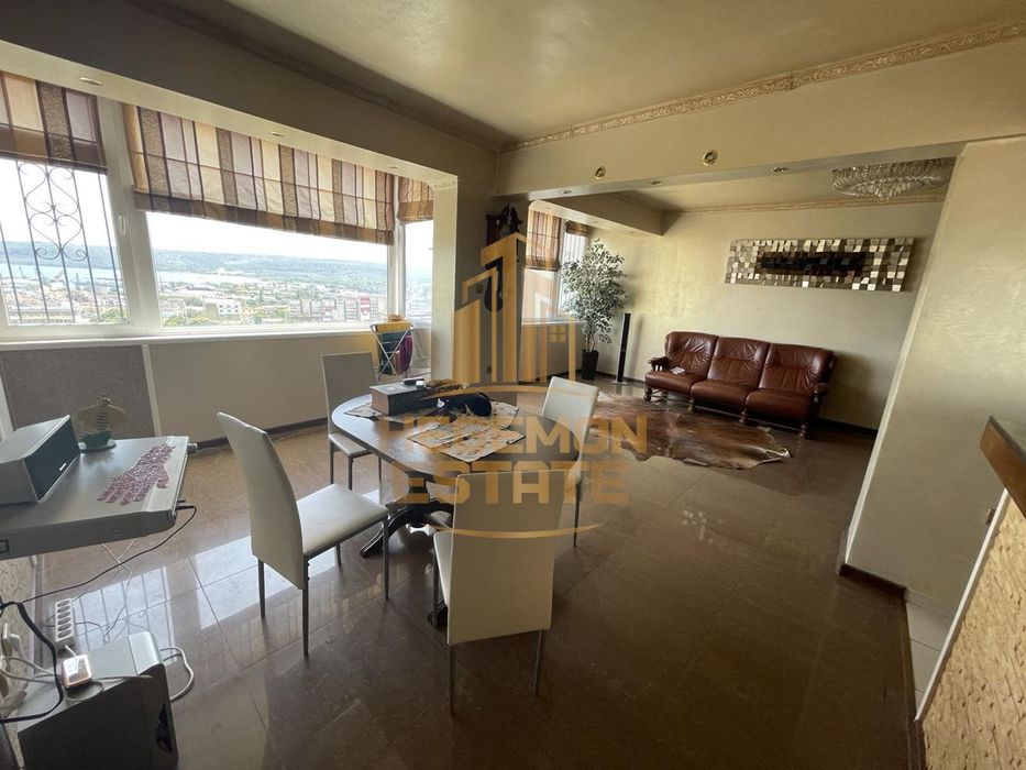 Продава се Четиристаен апартамент в Варна, Център - 100 кв.м за 2250 €/кв.м - Снимка #1