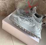 Adidasi Off White Oddsy