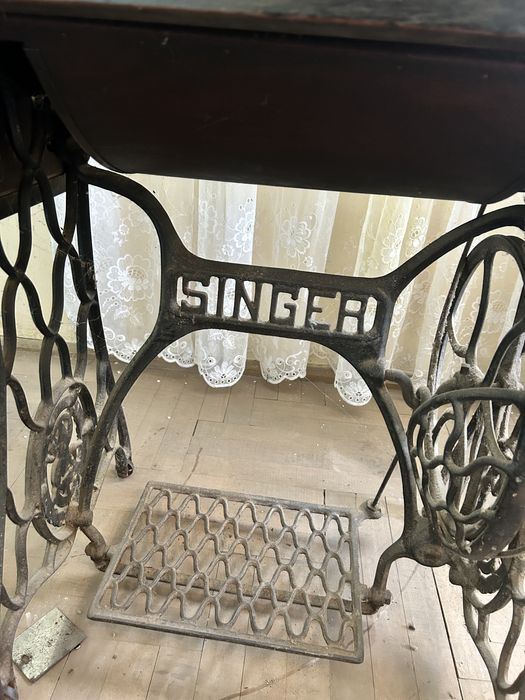 Vand 4 masini de cusut la pachet sau separat!!!