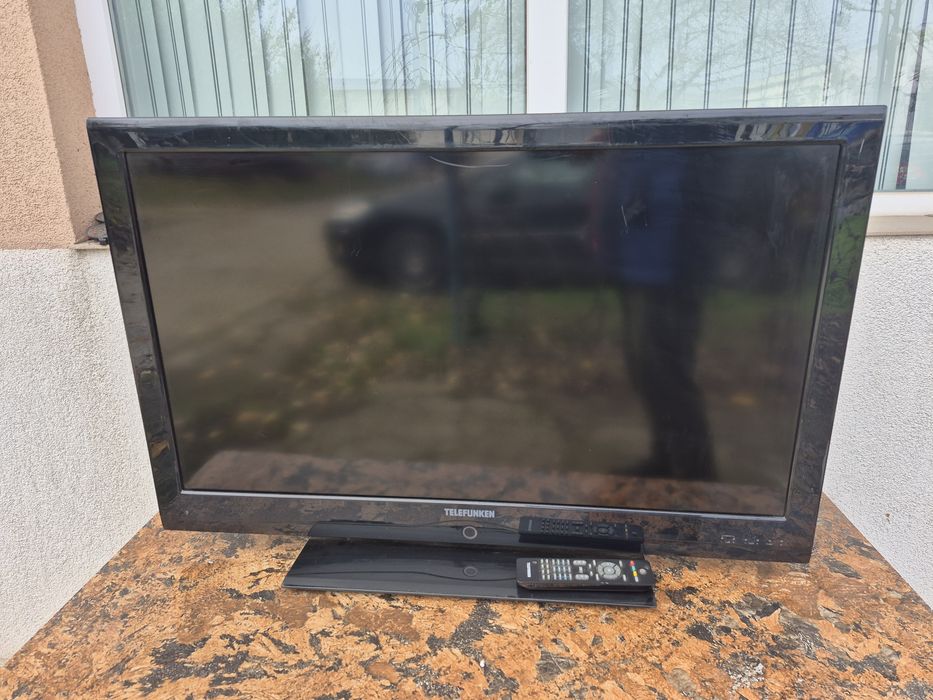 Vând televizor LCD Telefunken model 40 inci 101cm+telecomanda function