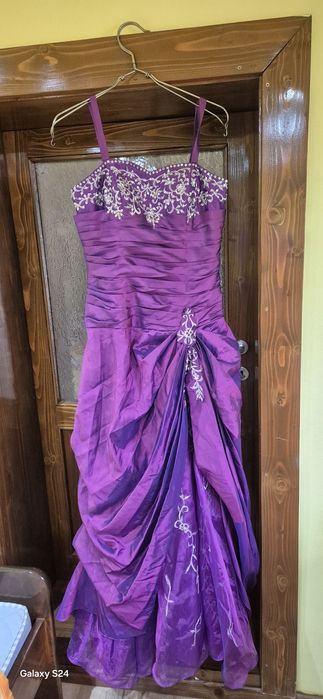 Vând rochiță de seară