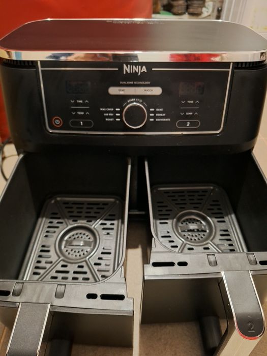 Friteuza aer cald Ninja, in garantie Foodi DualZone AF400, 9.5l, 2470