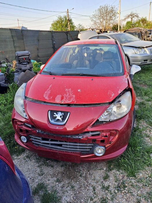 dezmembrez peugeot 207 motor 1,4benzina