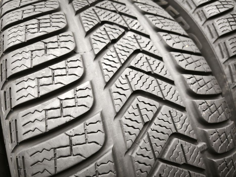 245/45/19" 4бр Pirelli sotozero3 winter, dot2022,6-7mm
