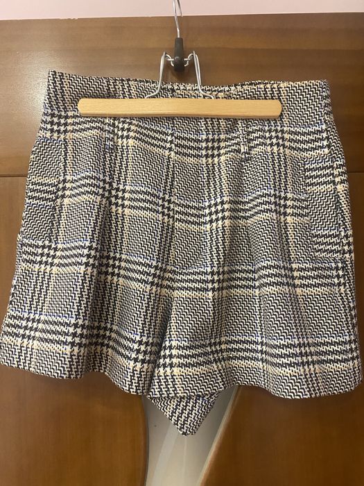 Продаю Шорты в клетку, брэнд zara , размер s