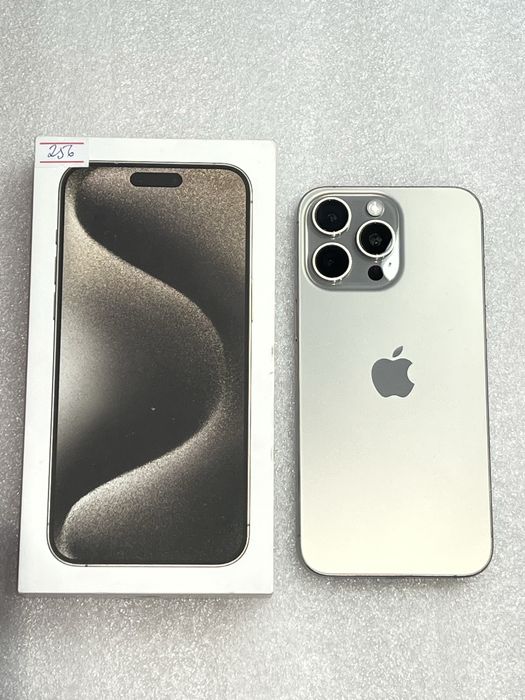 iPhone 15 pro max 256 natural