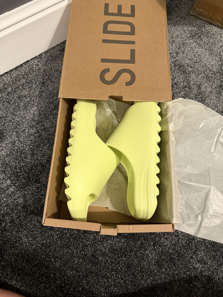 Yeezy slide 1.