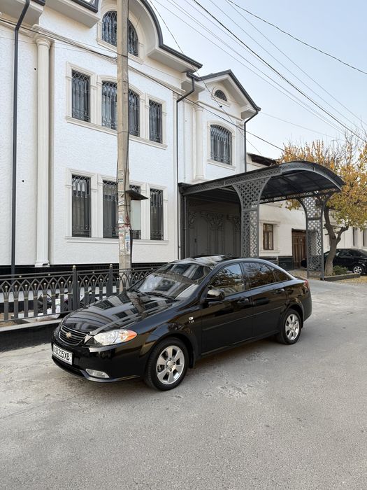 Qora GENTRA 3-Poz AT 2022 sotiladi full 29000km yurgan kraskasi toza