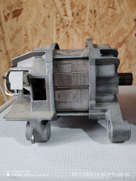 Продам мотор от стиральной машины